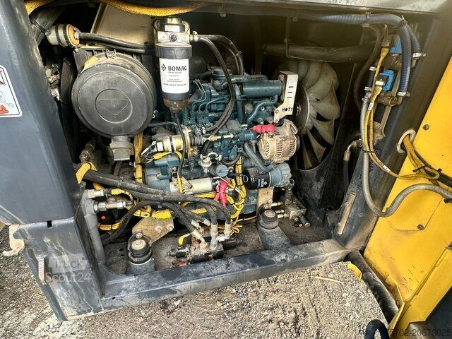 Cilindru compactor cu tambur simplu Bomag BW 154 Tandemwalze