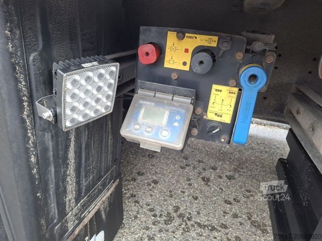 Ανοιχτό ημιρυμουλκούμενο με μουσαμά SCHMITZ CARGOBULL 3-Achs Tautliner Edscha Liftachse Lasi Code XL