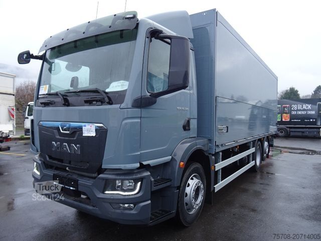 LKW mit Getränkeaufbau MAN 26.320 TGM*8 m Schwenkwand*2,5 to LBW*NLA*Kamera
