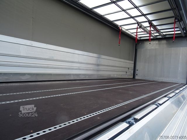 LKW mit Getränkeaufbau MAN 26.320 TGM*8 m Schwenkwand*2,5 to LBW*NLA*Kamera