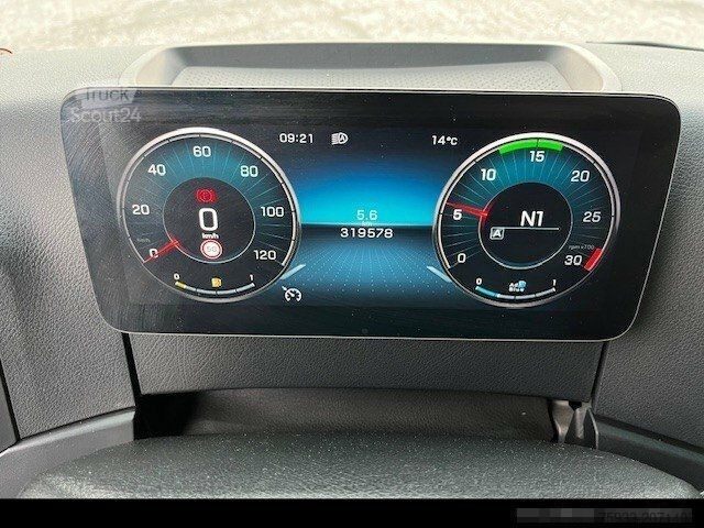 LKW-Fahrgestell MERCEDES-BENZ Actros 1832 L Koffer LBW 1,5t+Koffer 8,1m+Klima