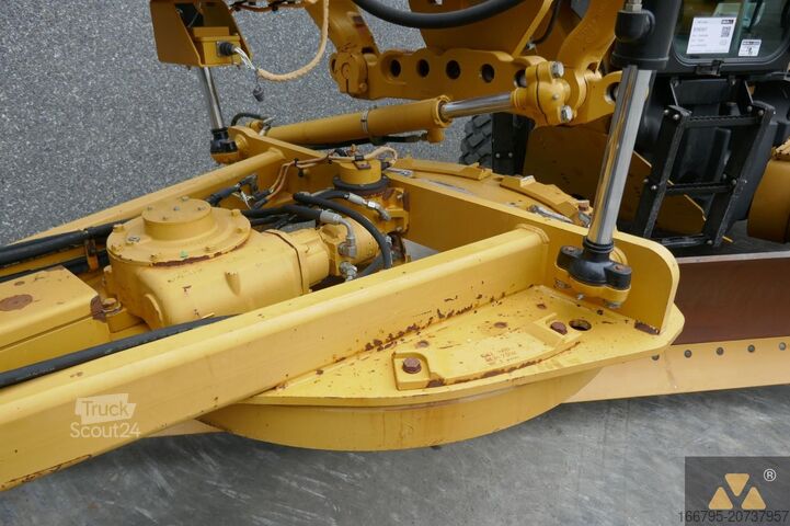 Greyder Caterpillar 140M2