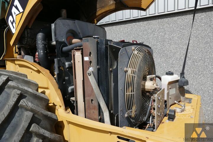 Tek tamburlu silindir Caterpillar CP76