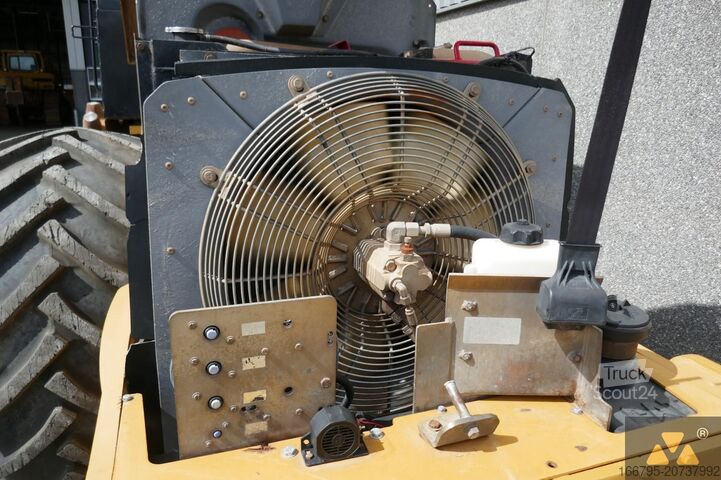 Tek tamburlu silindir Caterpillar CP76