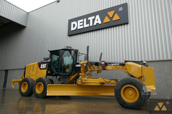 Greyder Caterpillar 140M3