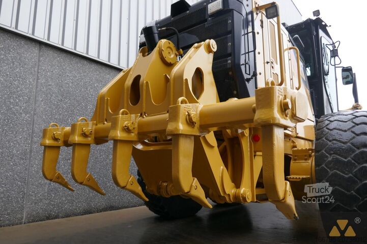 Greyder Caterpillar 140M3