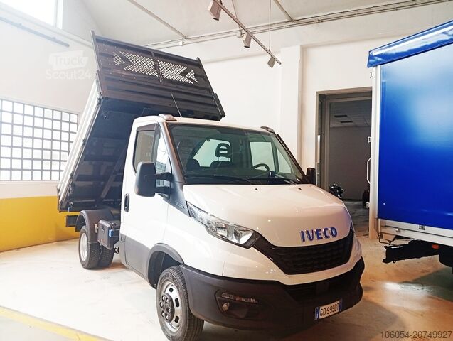 Volquete trilateral Iveco Daily 35