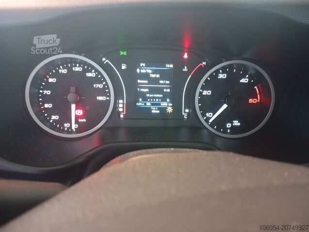 Volquete trilateral Iveco Daily 35