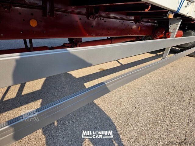 φορτηγό με επίπεδη επιφάνεια και μουσαμά IVECO EUROCARGO 150E24 TECTOR KM 392000 M 9,80