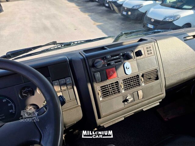φορτηγό με επίπεδη επιφάνεια και μουσαμά IVECO EUROCARGO 150E24 TECTOR KM 392000 M 9,80