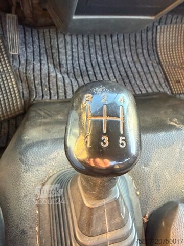 Lastbil med fast lad Nissan ECO T 100