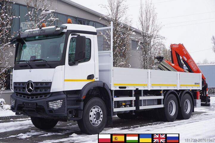 Πλατφόρμα με γερανό Mercedes-Benz Arocs 2633 flatbed truck / Crane FASSI