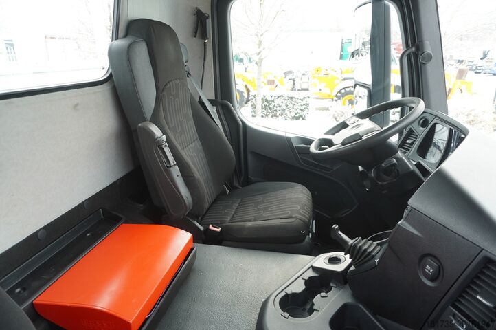 Πλατφόρμα με γερανό Mercedes-Benz Arocs 2633 flatbed truck / Crane FASSI