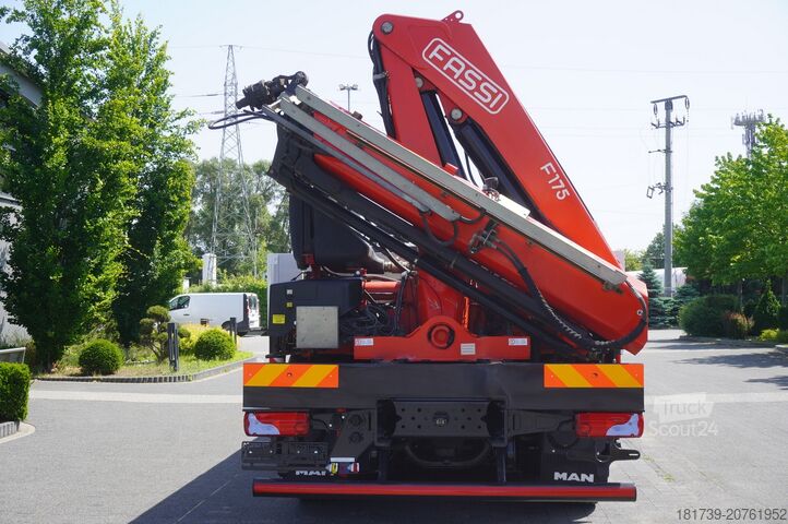 Burtowy z HDS MAN TGS 26.360 Flatbed / Fassi F175 7.7 T /