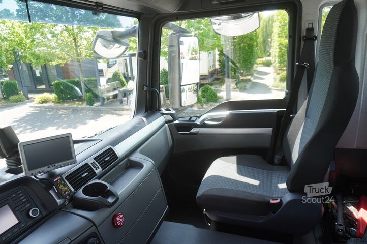 Burtowy z HDS MAN TGS 26.360 Flatbed / Fassi F175 7.7 T /