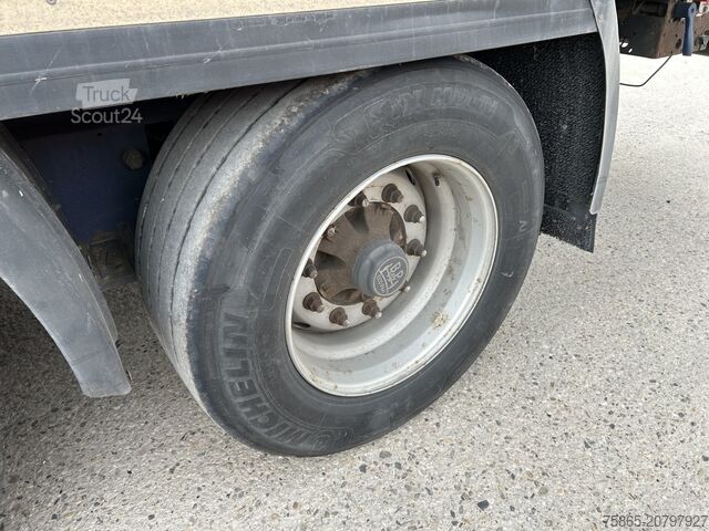 Koffer Krone DryLiner / Box / Front Damage / BPW Drum