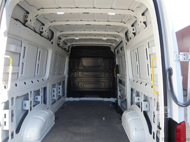 Furgão de teto alto VW Crafter  35L2H2 177PS Automatik ACC