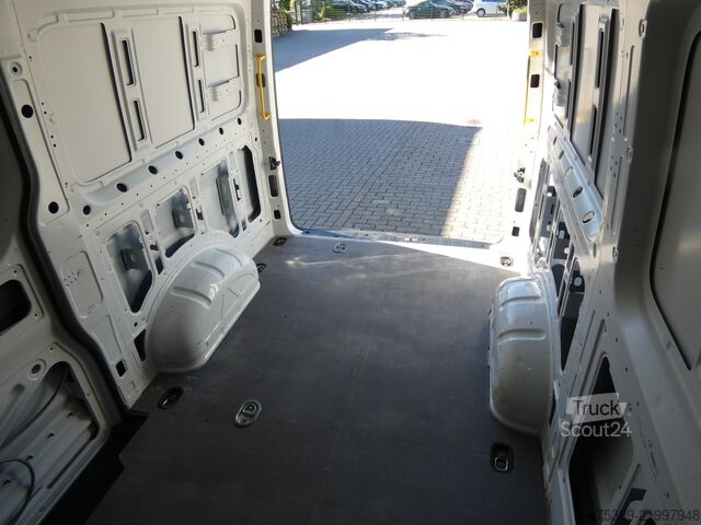 Vans ar augstu jumtu VW Crafter  35L2H2 177PS Automatik ACC