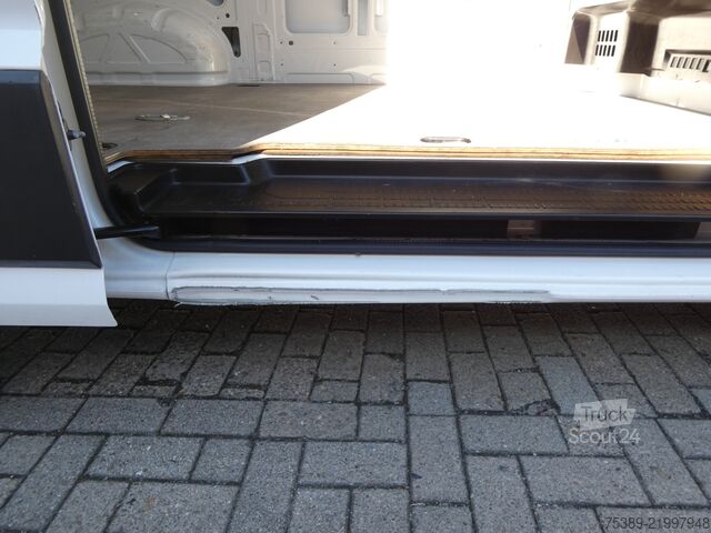 Vans ar augstu jumtu VW Crafter  35L2H2 177PS Automatik ACC