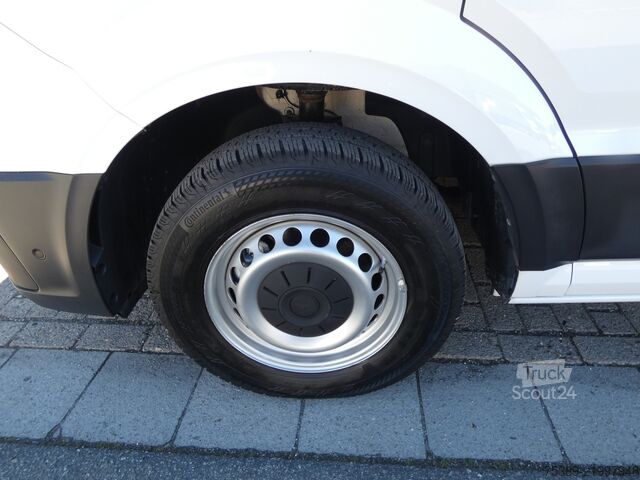 Vans ar augstu jumtu VW Crafter  35L2H2 177PS Automatik ACC