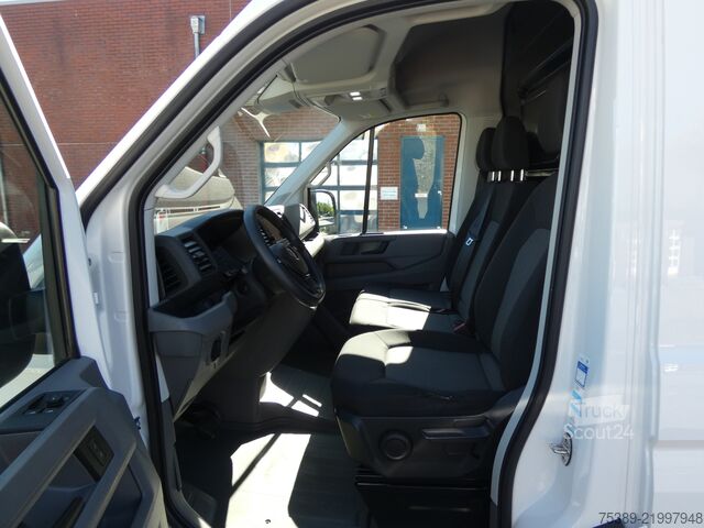 Vans ar augstu jumtu VW Crafter  35L2H2 177PS Automatik ACC