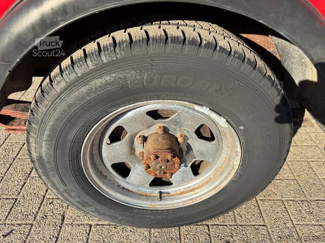 Veículo de recuperação Toyota LANDCRUISER **RECOVERY TRUCK-WINCH**