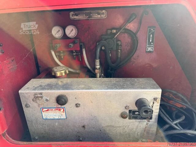 Veículo de recuperação Toyota LANDCRUISER **RECOVERY TRUCK-WINCH**