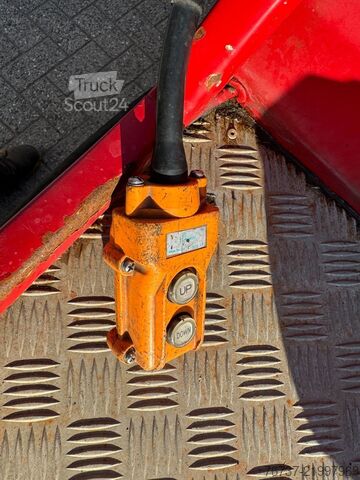 Veículo de recuperação Toyota LANDCRUISER **RECOVERY TRUCK-WINCH**