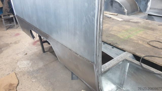 Minibus MERCEDES-BENZ Vorgänger Sprinter O 319 Samba mit Faltdach AC