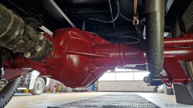 Minibus MERCEDES-BENZ Vorgänger Sprinter O 319 Samba mit Faltdach AC