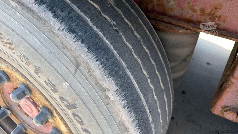 مقطورة منصة Schmitz Cargobull SK027PLUSFP (DISC BRAKES / MERCEDES AXLES)
