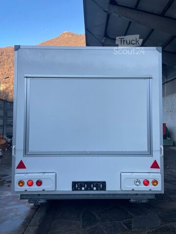 Rimorchio con cucina attrezzata DANSTEP Highclass DS2542B