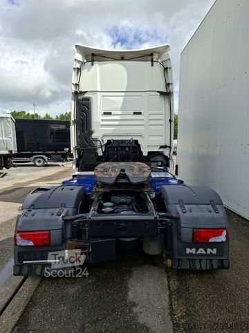 وحدة جر ذات حجم كبير MAN TGX 18.480 4x2 LLS-U XXL ACC Hubsattelplatte