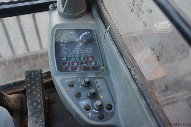 Excavadora móvil hitachi EX 165 W