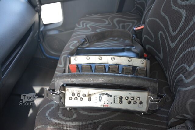 Flatbed truck iveco ML120E18 Kran Hiab 088 B -3 Klima 2x AHK