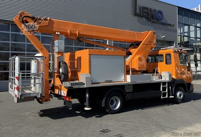 Uz kravas automobiļa uzstādīta darba platforma man LE 8.140 Hubarbeitsbühne WUMAG WT 220