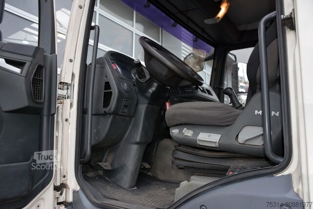 Automobilis ar plakanu platformu man TGA 18.350 Kran Palfinger PK12001 L Palettenzange