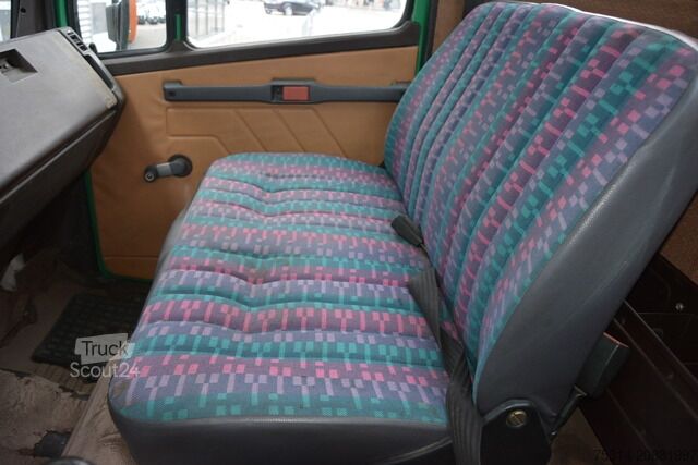 Kravas mikroautobuss ar pašizgāzēju mercedes-benz 814d Dreiseitenkipper