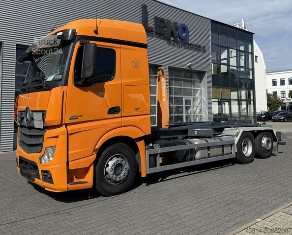 Tovornjak s kavljem za kontejnerje mercedes-benz Actros 2545 6x2 HU neu