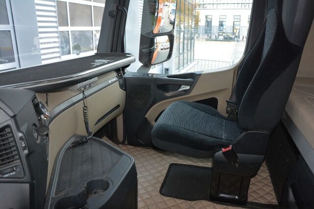 Tovornjak s kavljem za kontejnerje mercedes-benz Actros 2545 6x2 HU neu