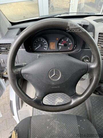 Slēgtais furgons mercedes-benz Sprinter 213 CDI AHK/ HU/ neu/ 3 sitze