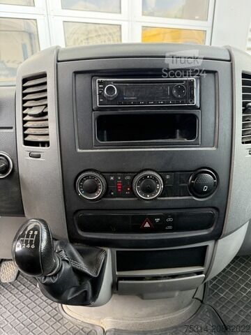 Slēgtais furgons mercedes-benz Sprinter 213 CDI AHK/ HU/ neu/ 3 sitze