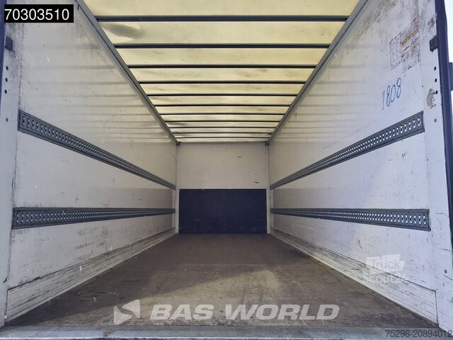 Valise Mercedes Atego 1224 4X2 12tons 1500kg tailgate Automatic...