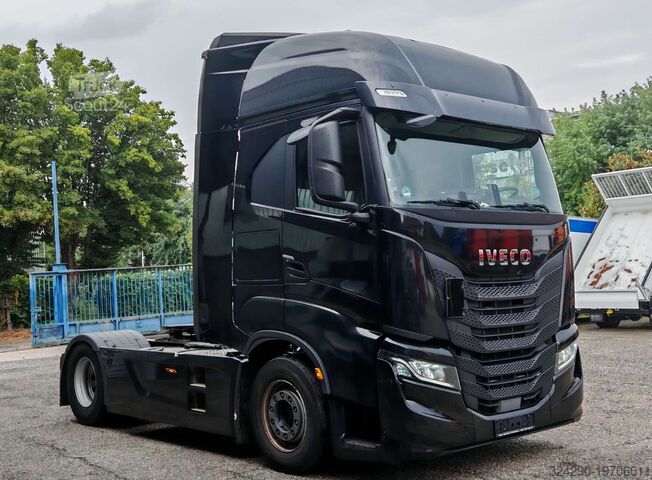 τυπικός οδικός ελκυστήρας Iveco s-way 480