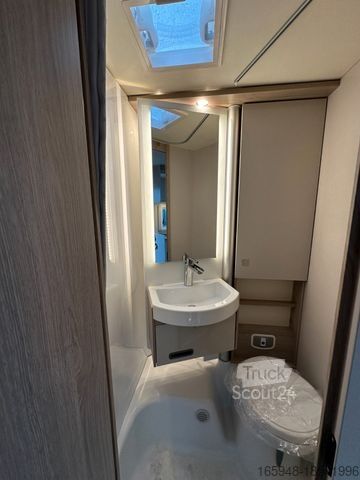 Напівінтегрований кемпер BÜRSTNER Lineo T 700 - Queensbett