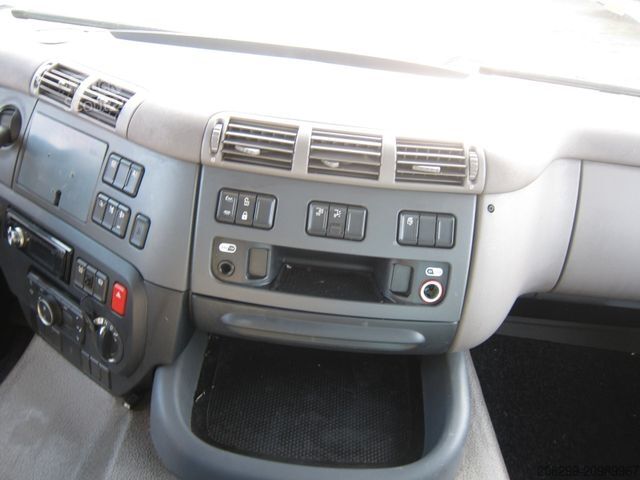 Camion plateau avec bâche DAF CF 230 19T Schiebeplane LBW Portalturen