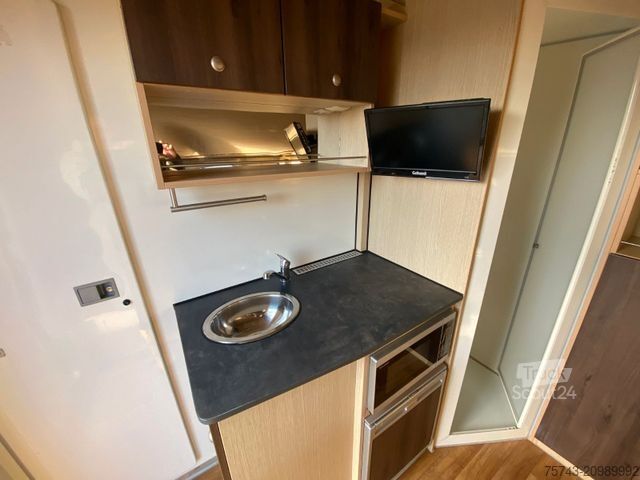 Zirgu pārvadāšanas piekabe  ANKA  3,5t   XXL Wohn. Dusche