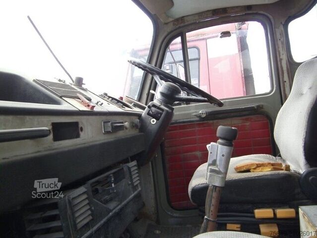 Camion-benne tricar Saurer V5 4x2 Saurer V5 4x2