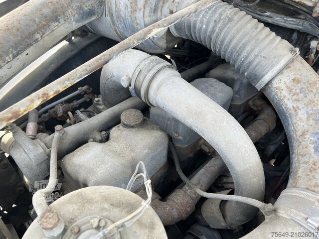 Camion-benne tricar Saurer V5 4x2 Saurer V5 4x2