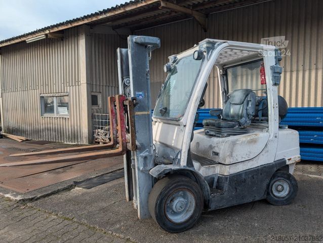 Chariot élévateur frontal HYSTER H3.0FT